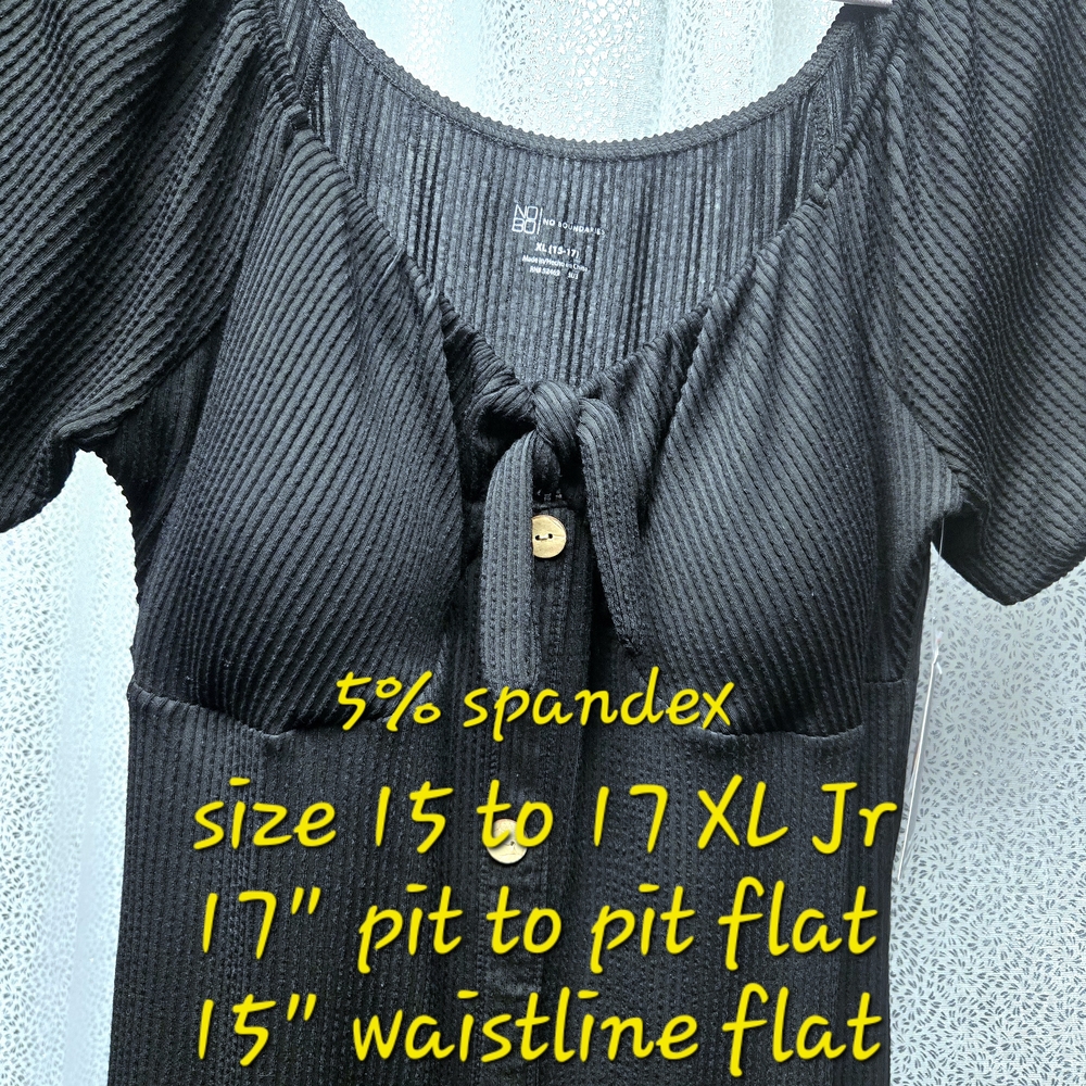 Elegant Black Midi Dress with Scoop Neck and Puff Sleeves - Picture 10 of 10